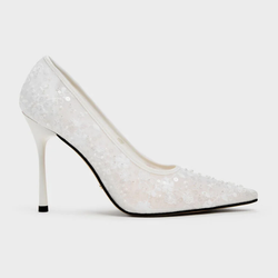 Charles & Keith Kyra 刺繡細踭鞋
